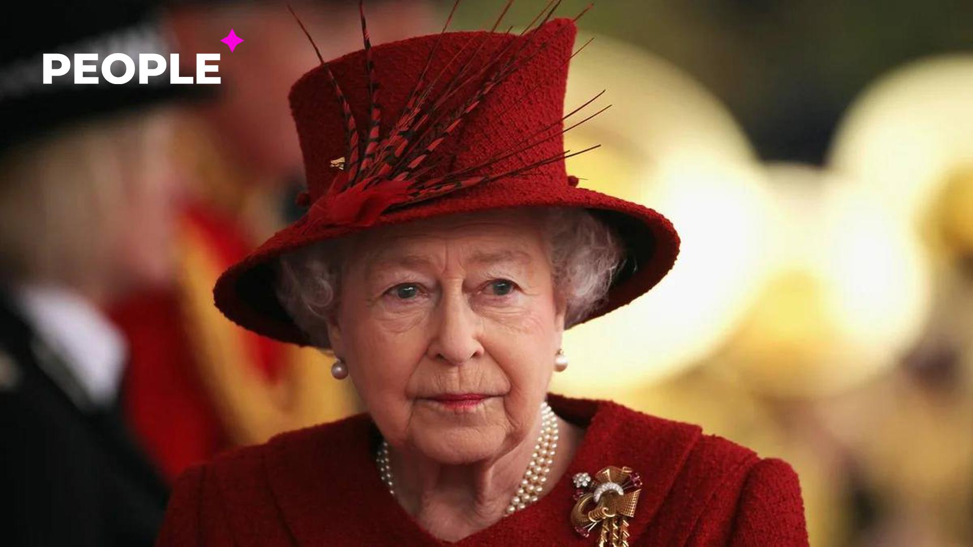 Королева Елизавета II шокировала поклонников своими посиневшими руками — фото