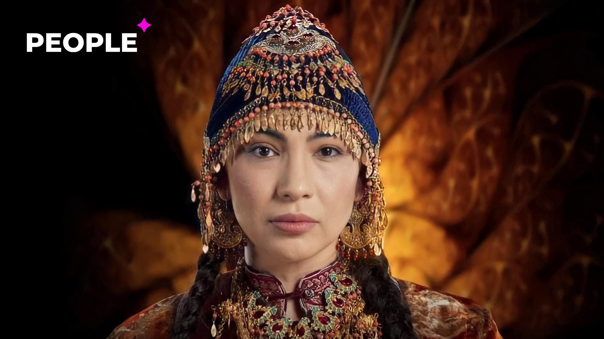 «Прошел год»: Райхон Уласенова пожаловалась, что до сих пор не получила гонорар за сериал «Я — Джалолиддин»