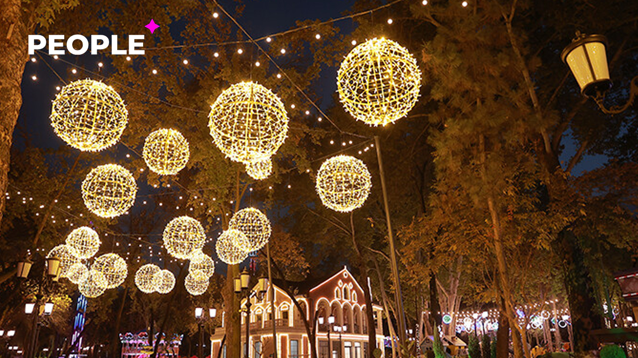 В парке имени Гафура Гуляма состоится открытие 20-метровой Новогодней елки